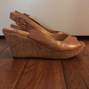Sofft sling back wedge